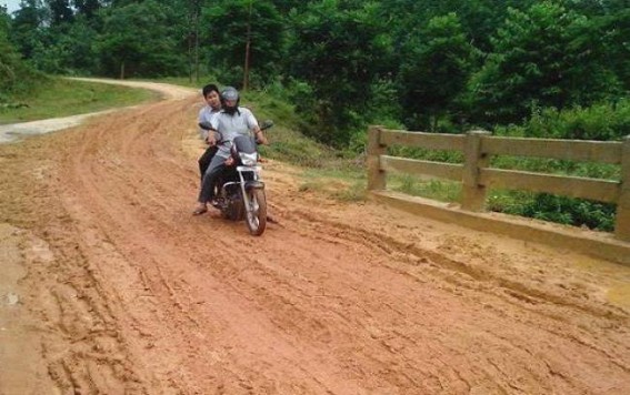 Poor condition of roads irks locals Poor condition of roads irks locals